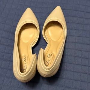 Tan gently used pumps